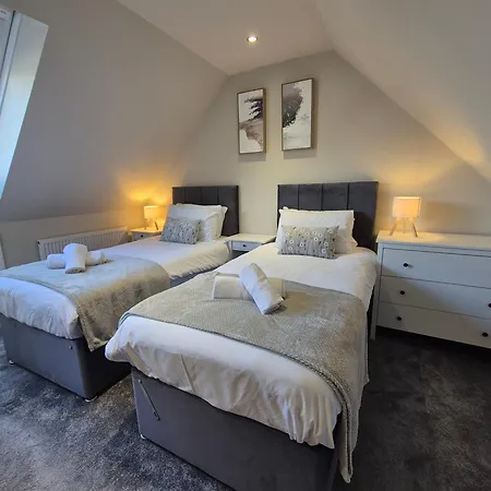 Будинок відпочинку Wallscourt House By Cliftonvalley *