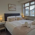 Wallscourt House By Cliftonvalley *