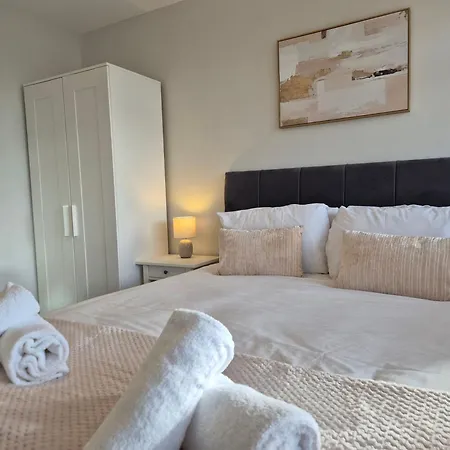 Wallscourt House By Cliftonvalley