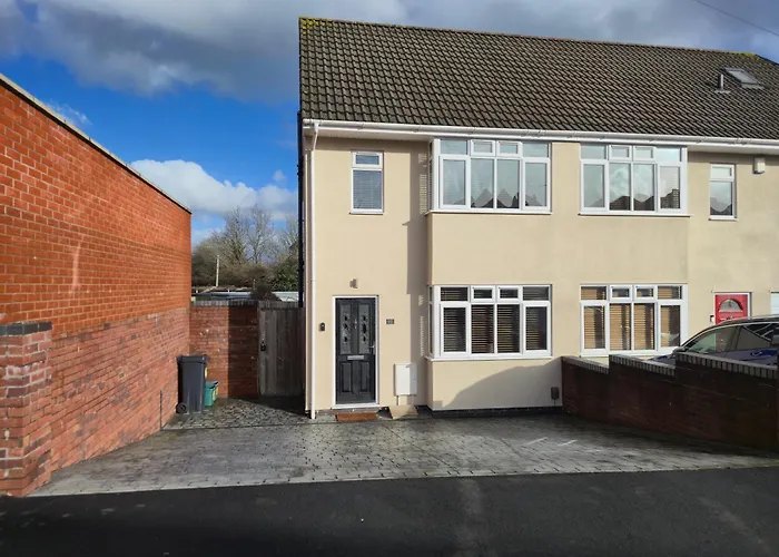 בית נופש Wallscourt House By Cliftonvalley בריסטול